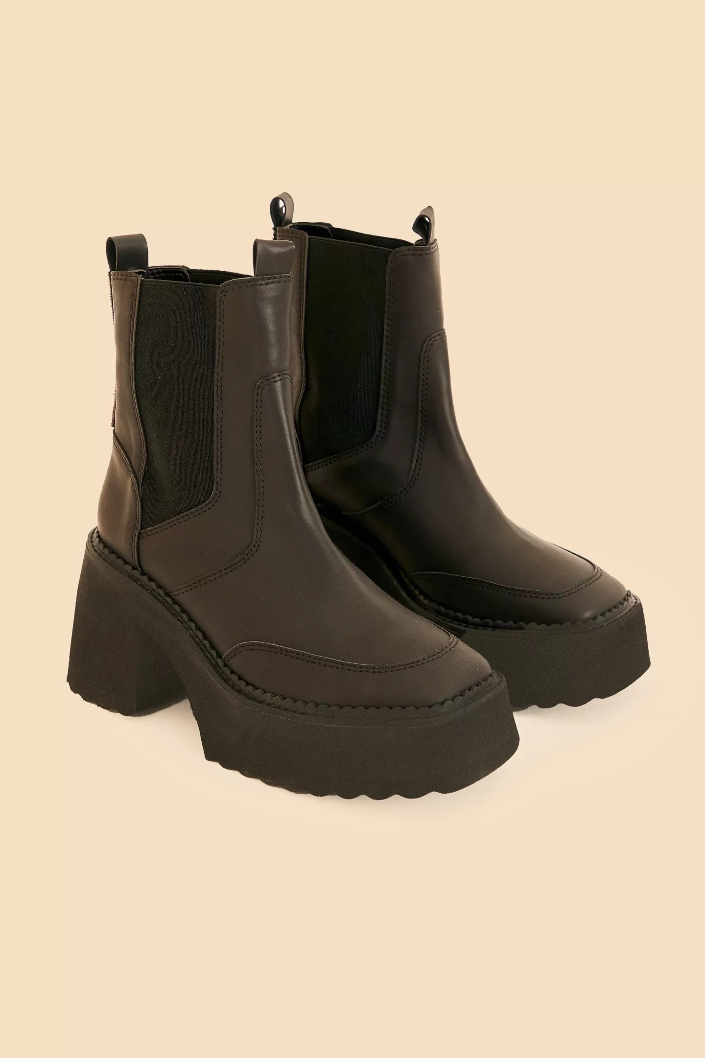 FARM Rio  BLACK BLOCK HEEL CHELSEA BOOT