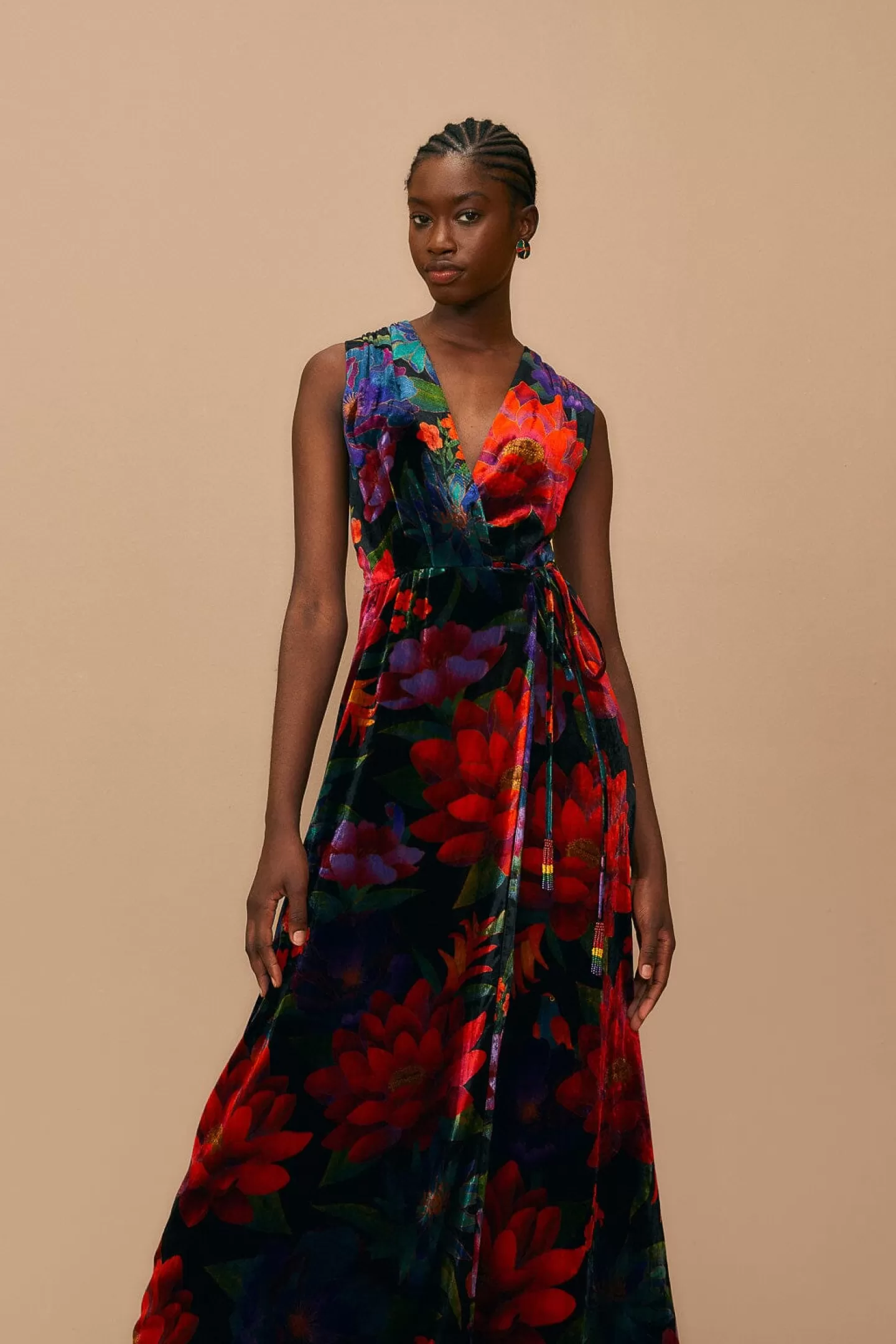 FARM Rio  BLACK FLOWER SEASON MAXI WRAP DRESS