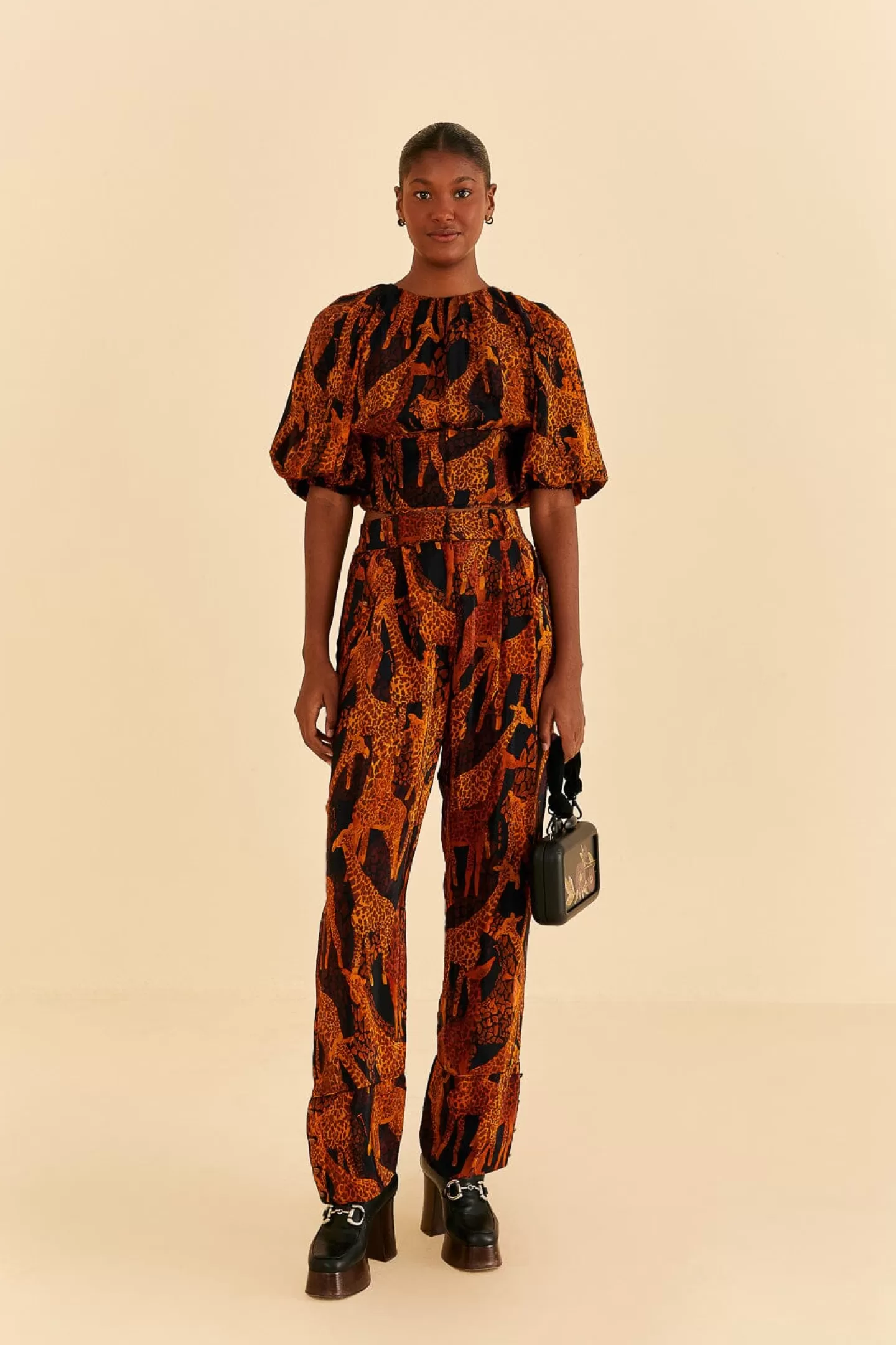 FARM Rio  BLACK GIRAFFES PUFF SLEEVE BLOUSE
