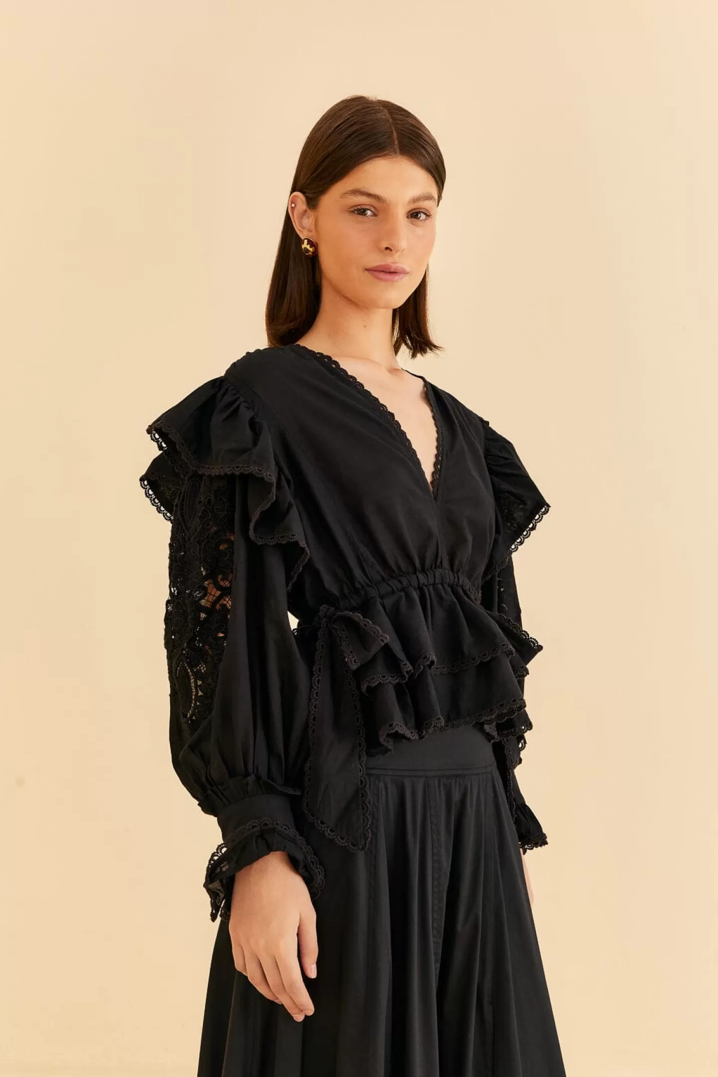FARM Rio  BLACK LONG SLEEVE V NECKLINE BLOUSE