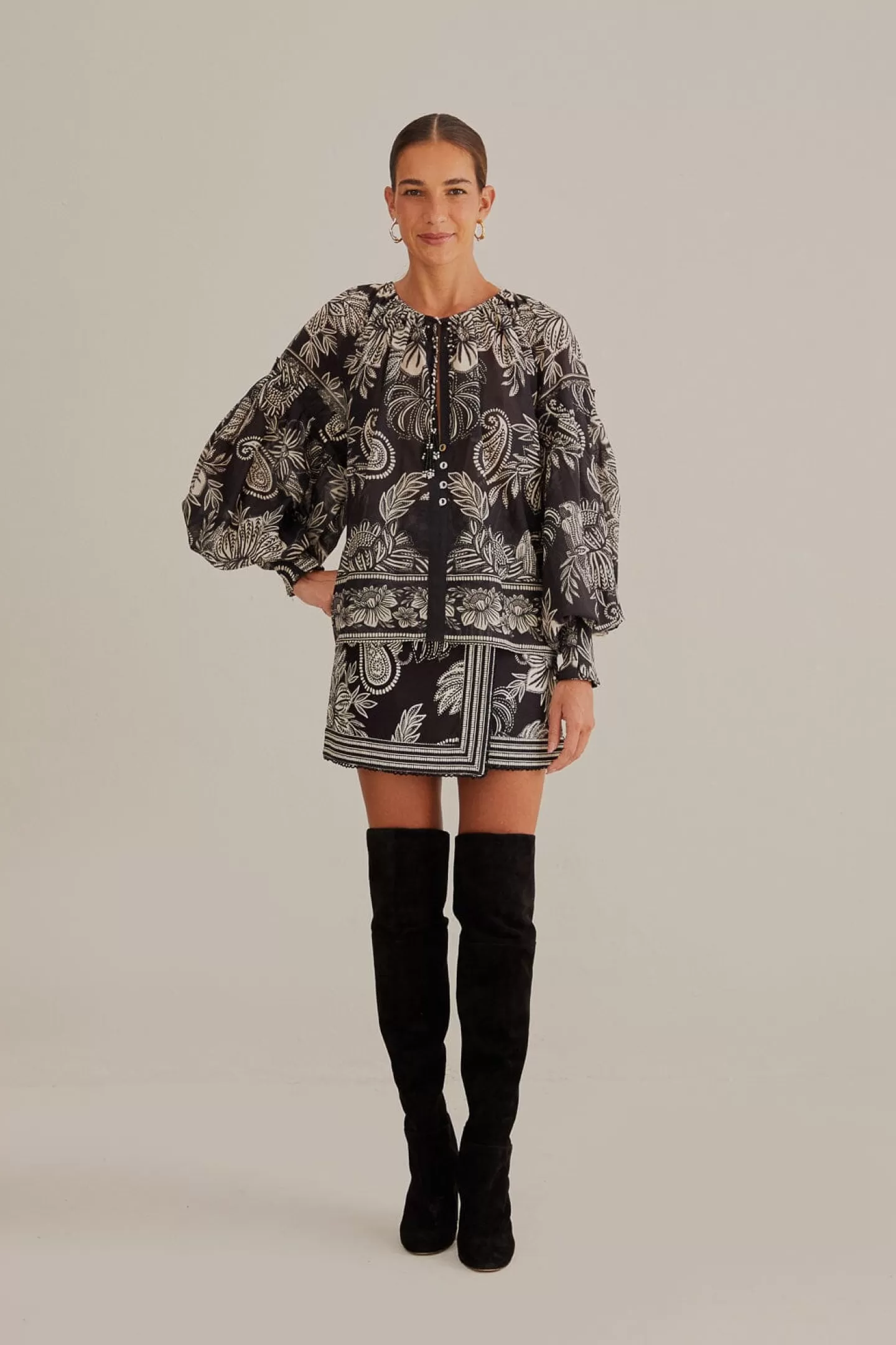 FARM Rio  BLACK PAISLEY BLOOM BLOUSE