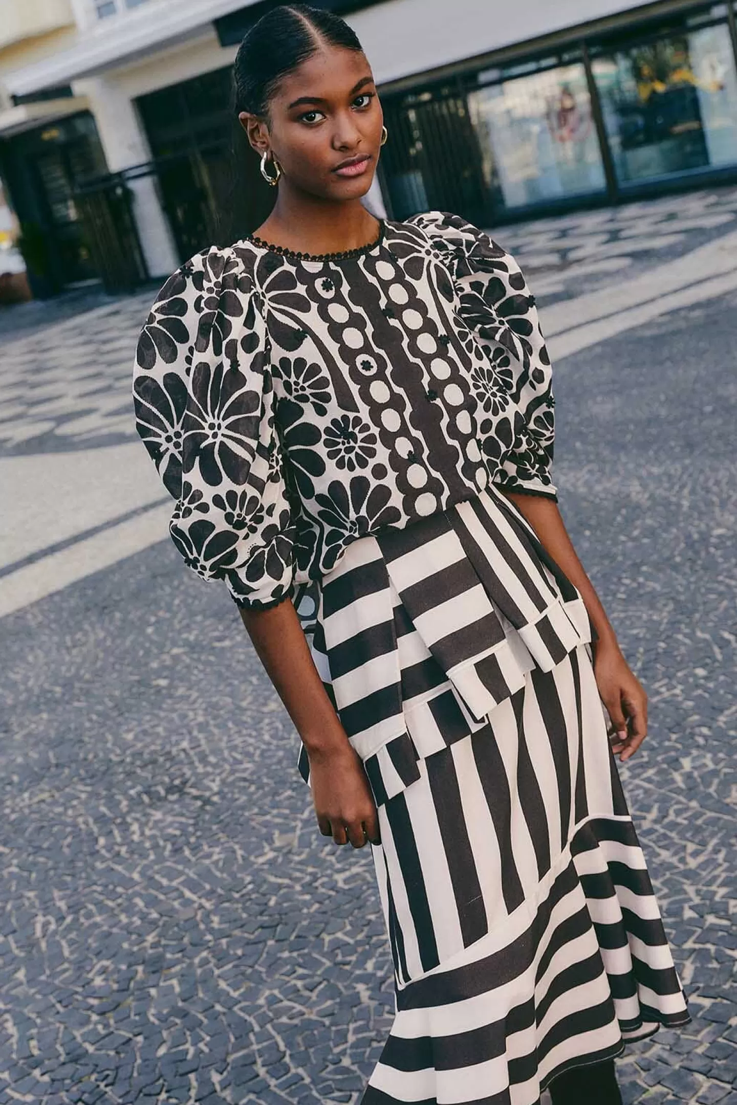 FARM Rio  BLACK PALERMO PUFF SLEEVE BLOUSE