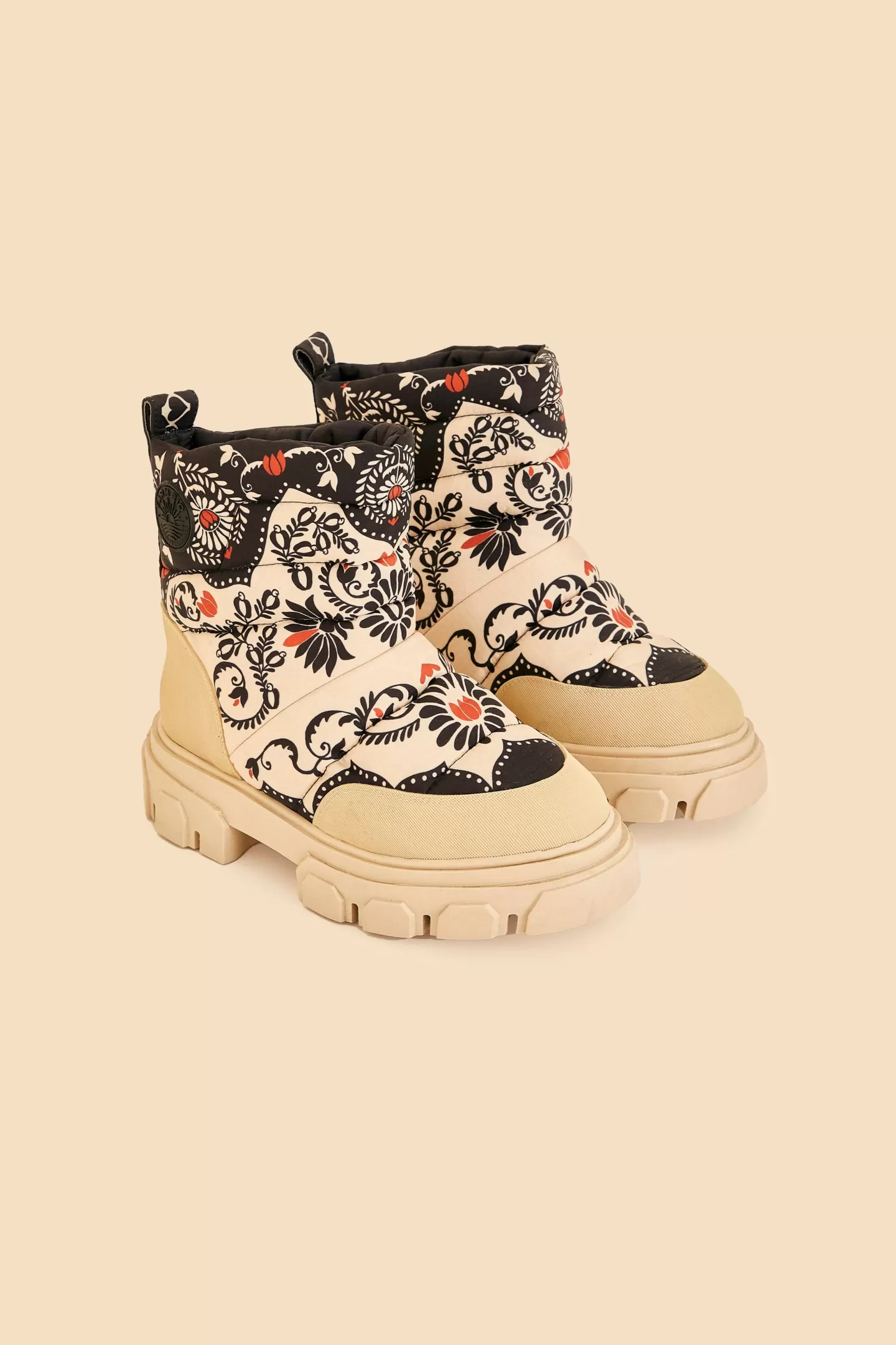 FARM Rio  BLACK PASSION SCARF PUFFY ANKLE BOOT