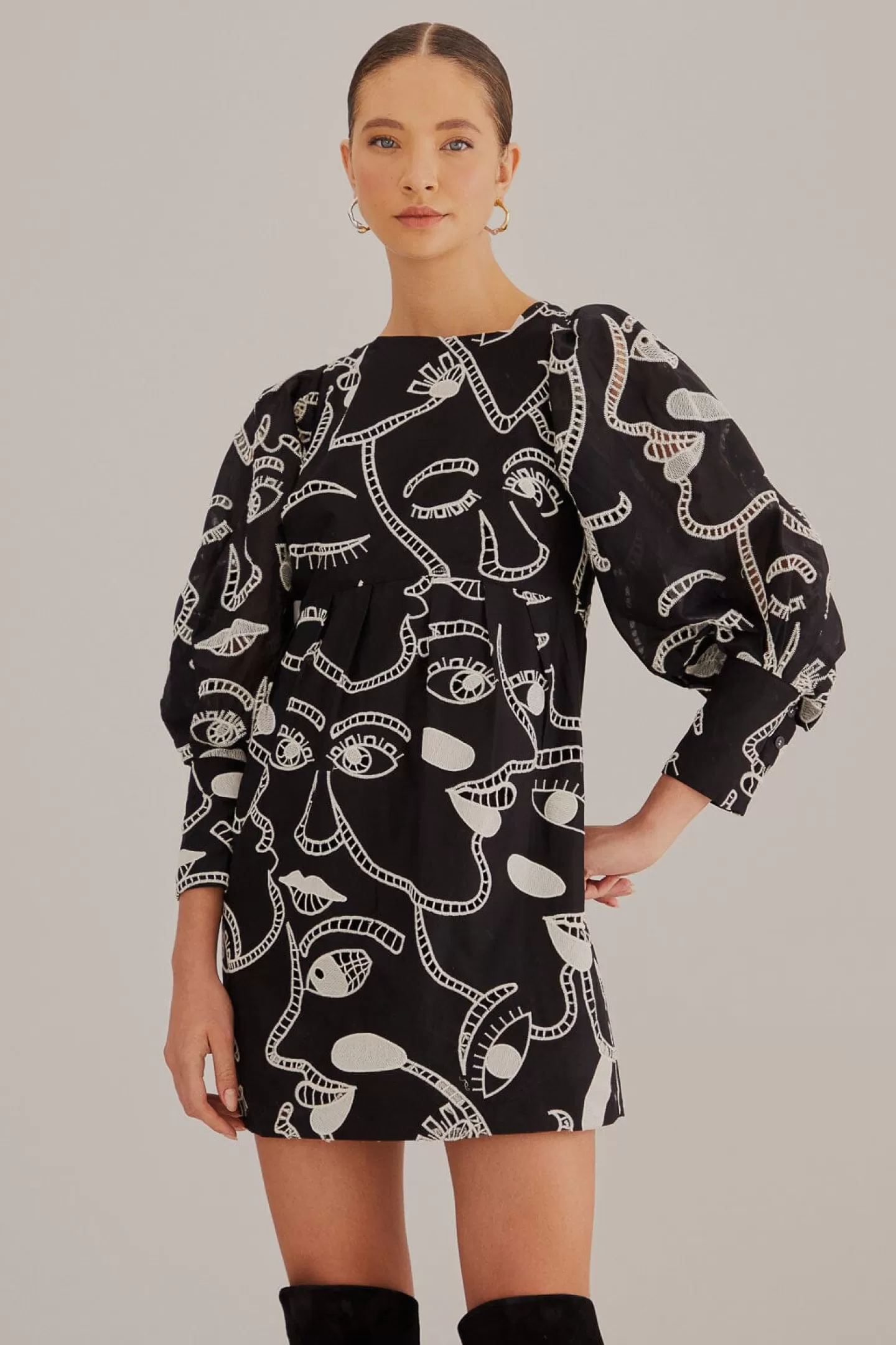 FARM Rio  BLACK RICHELIEU FACES MINI DRESS