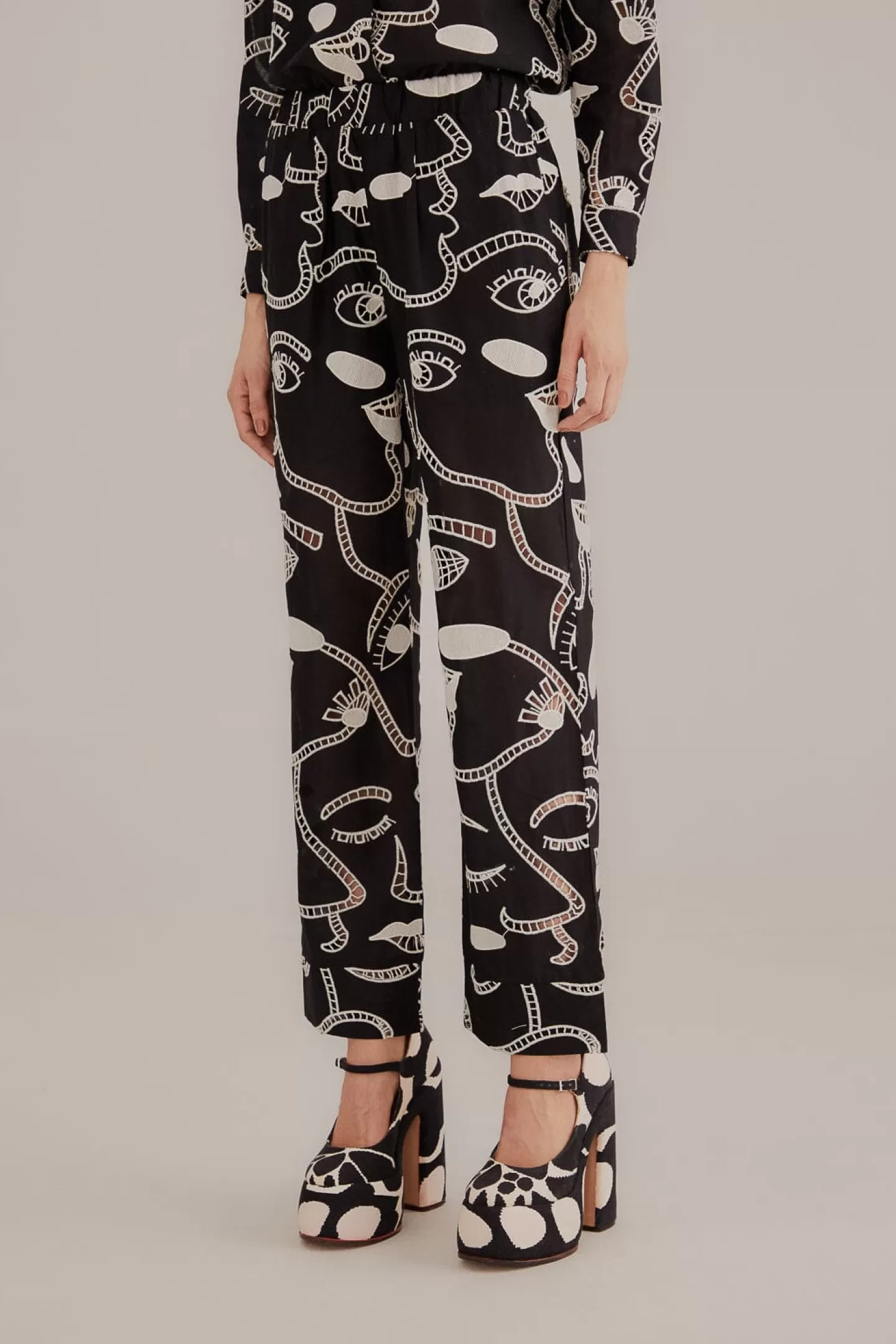 FARM Rio  BLACK RICHELIEU FACES PANTS