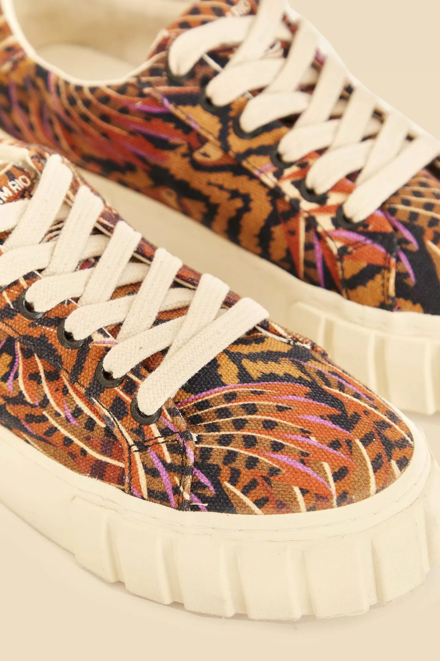 FARM Rio  CARAMEL MACAWMOUFLAGE FLATFORM SNEAKER