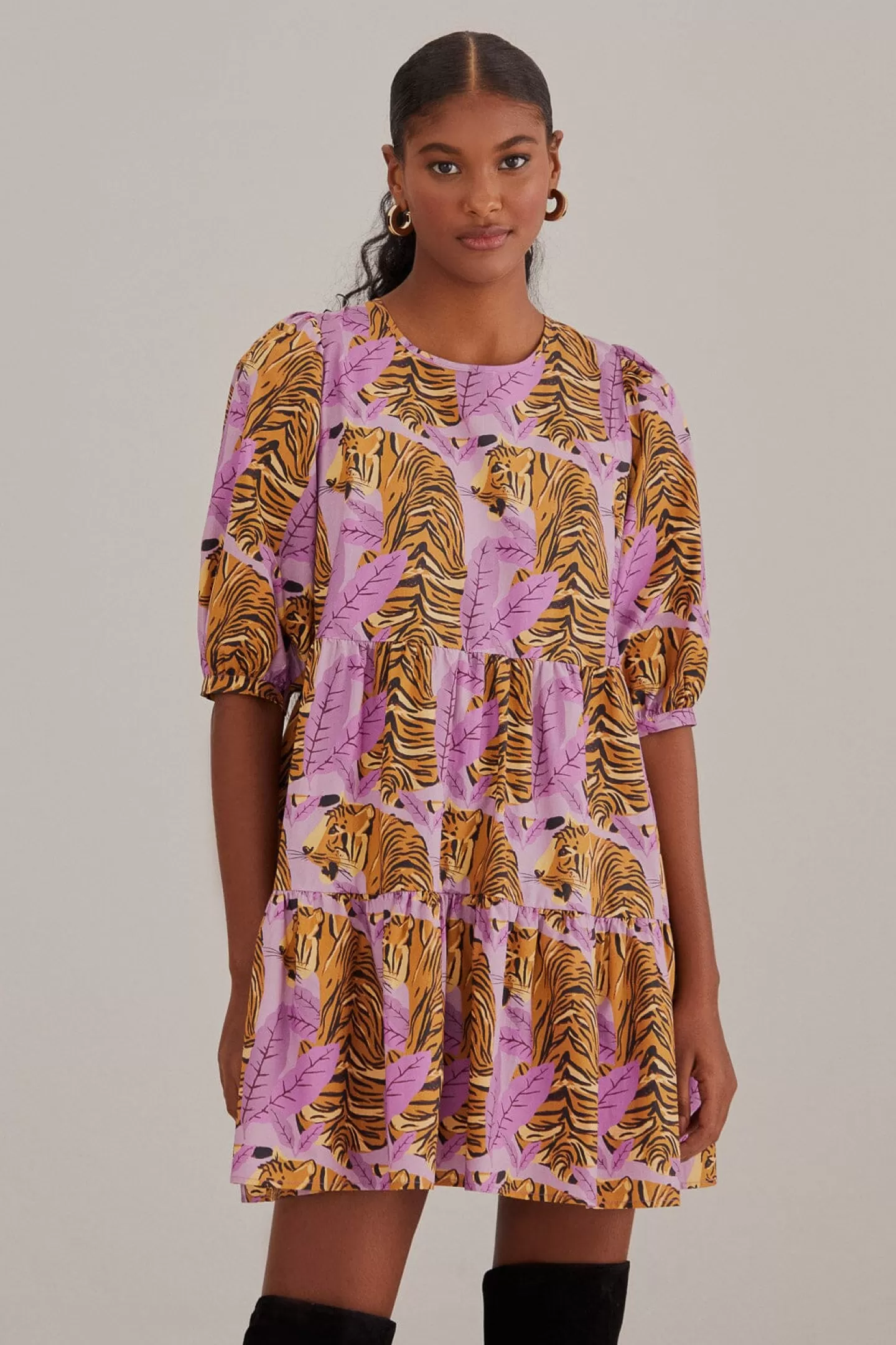 FARM Rio  LAVENDER TIGER LEAVES PUFF SLEEVE MINI DRESS