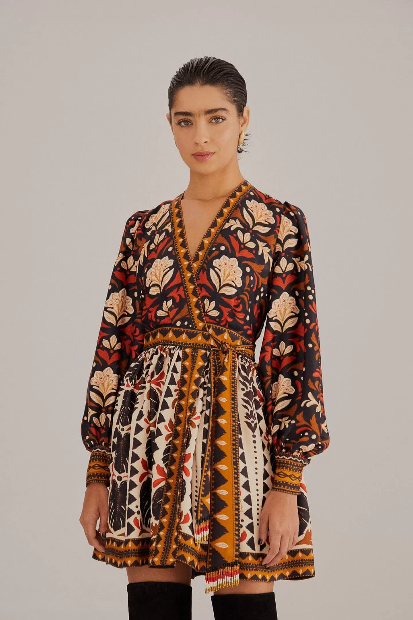 FARM Rio  MULTICOLOR TAPESTRY GARDEN V NECK MINI DRESS