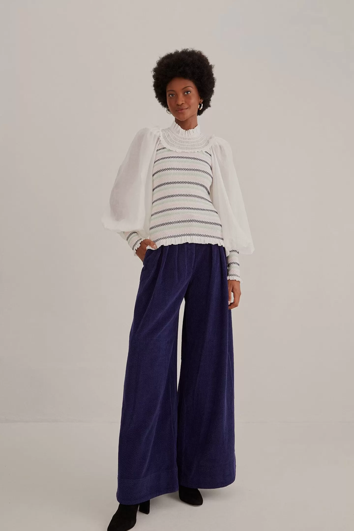 FARM Rio  NAVY BLUE LOW WAISTED TAILORED PANTS