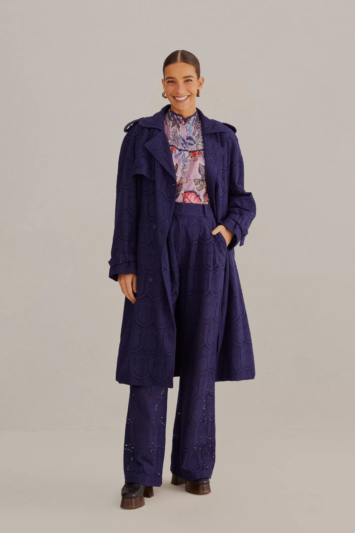 FARM Rio  NAVY BLUE PINEAPPLE EYELET PANTS