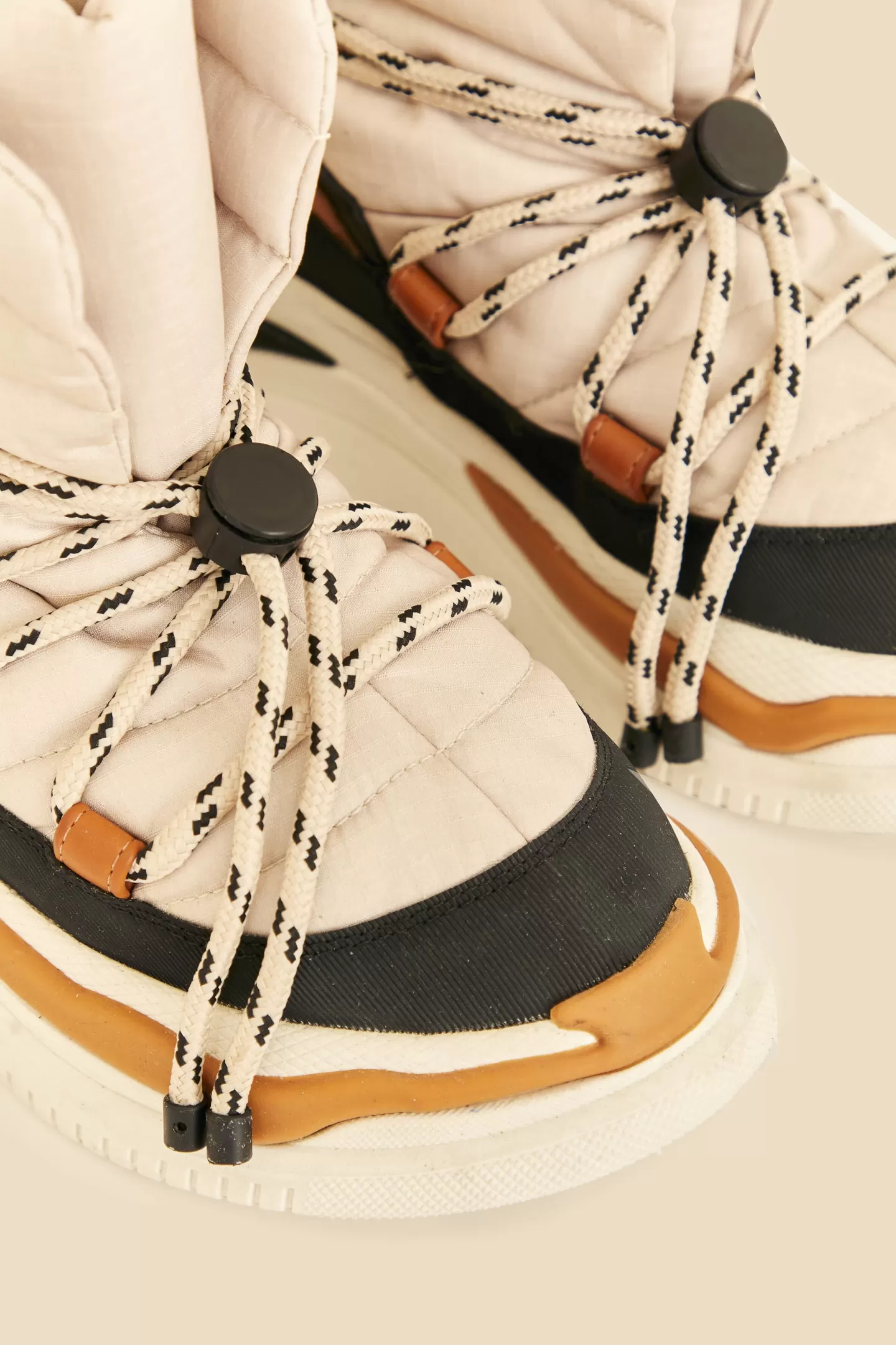 FARM Rio  OFF WHITE MATELASSE PUFFY BOOT