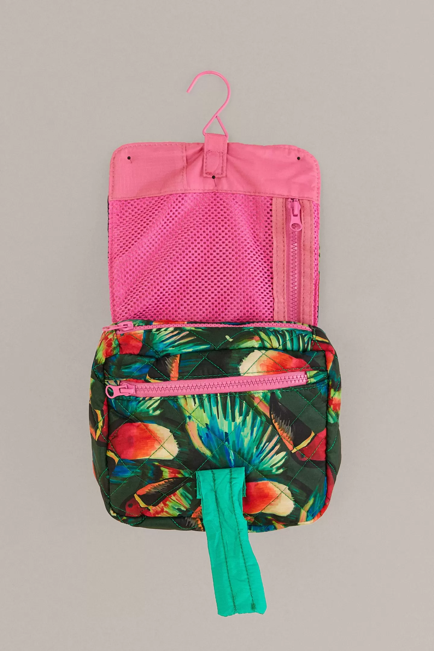 FARM Rio  PAINTED TOUCANS CARRY THE SUN POUCH