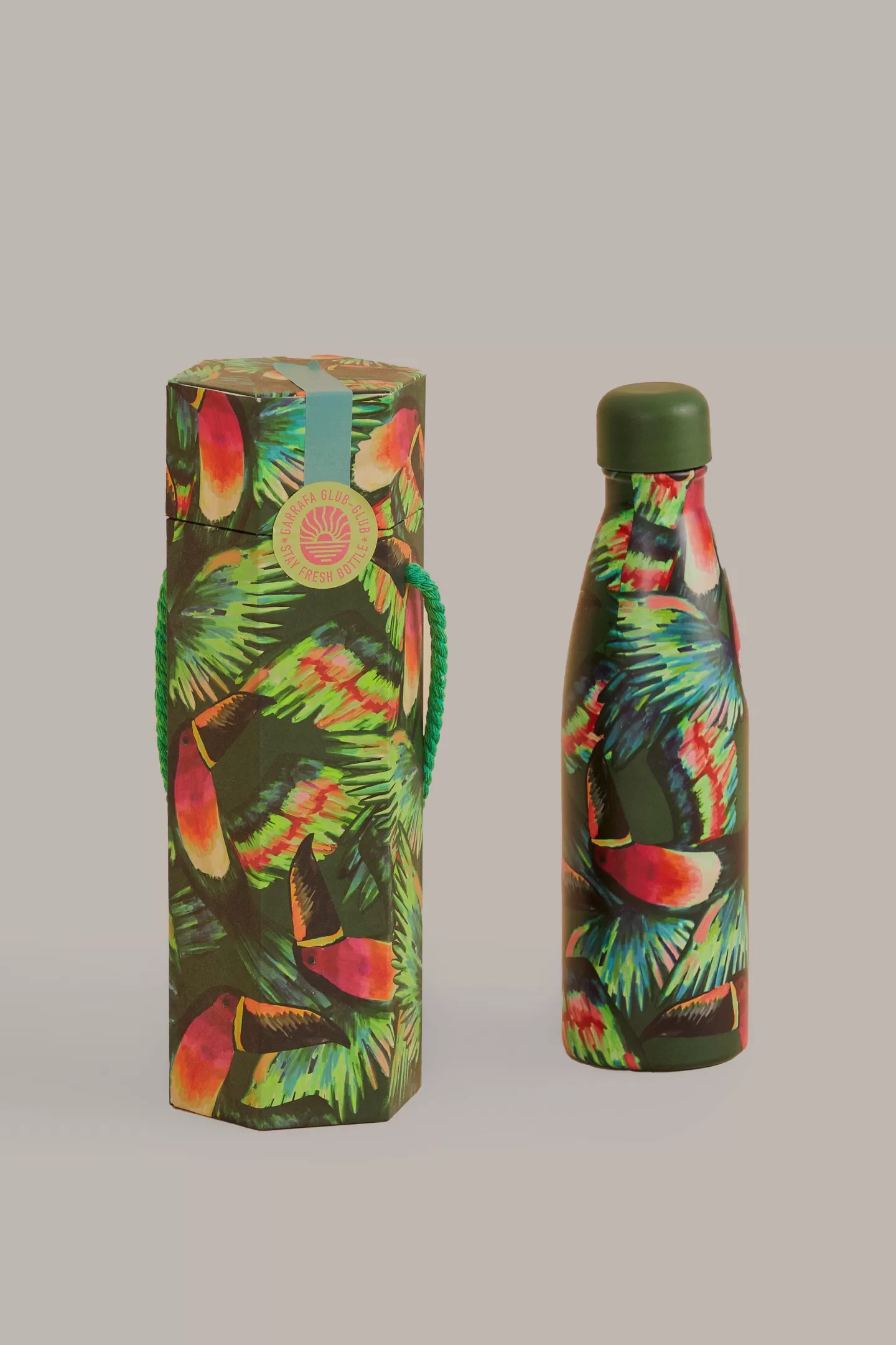 FARM Rio  PAINTED TOUCANS STAY FRESH BOTTLE