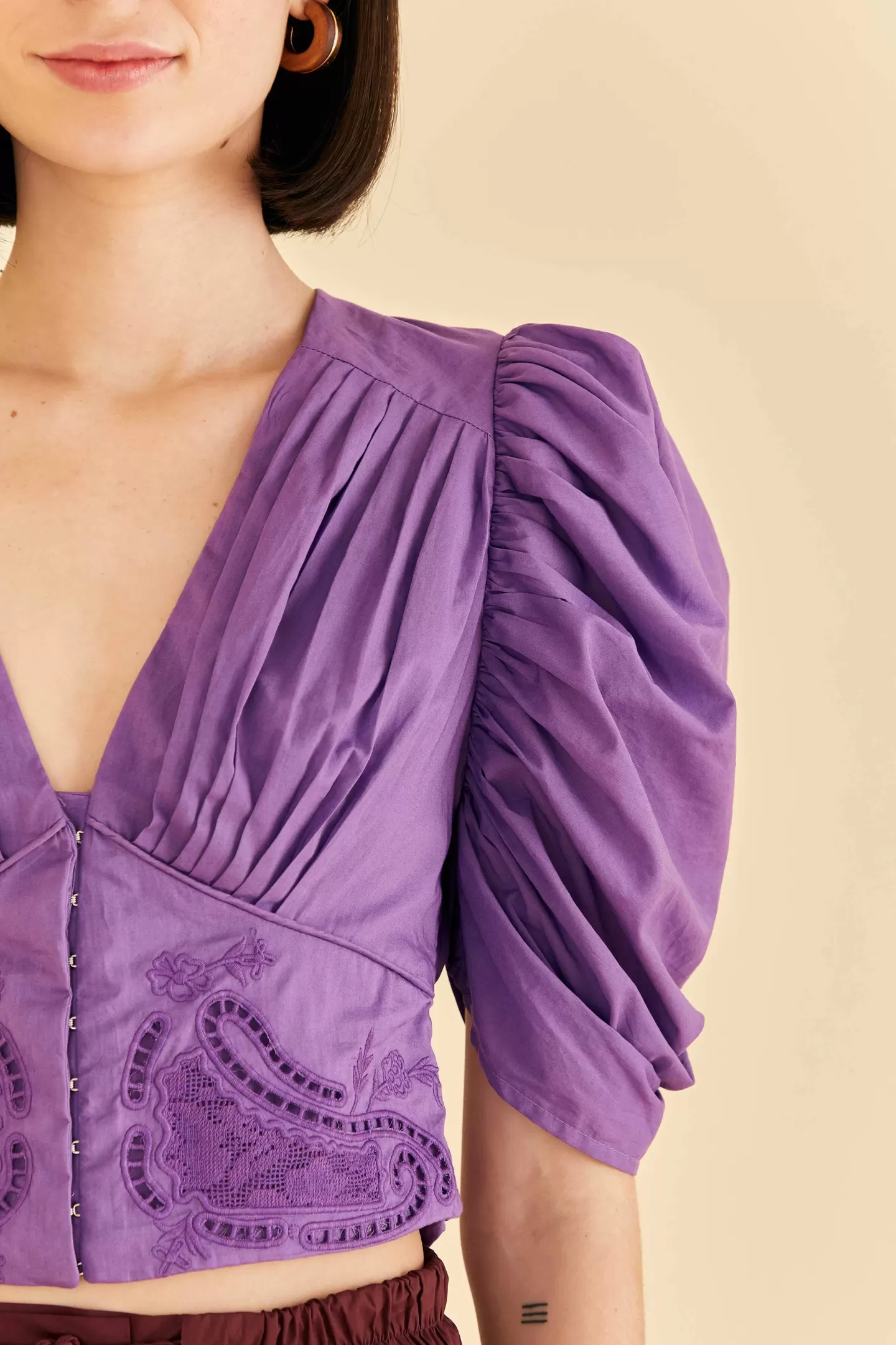 FARM Rio  PURPLE CROPPED BLOUSE