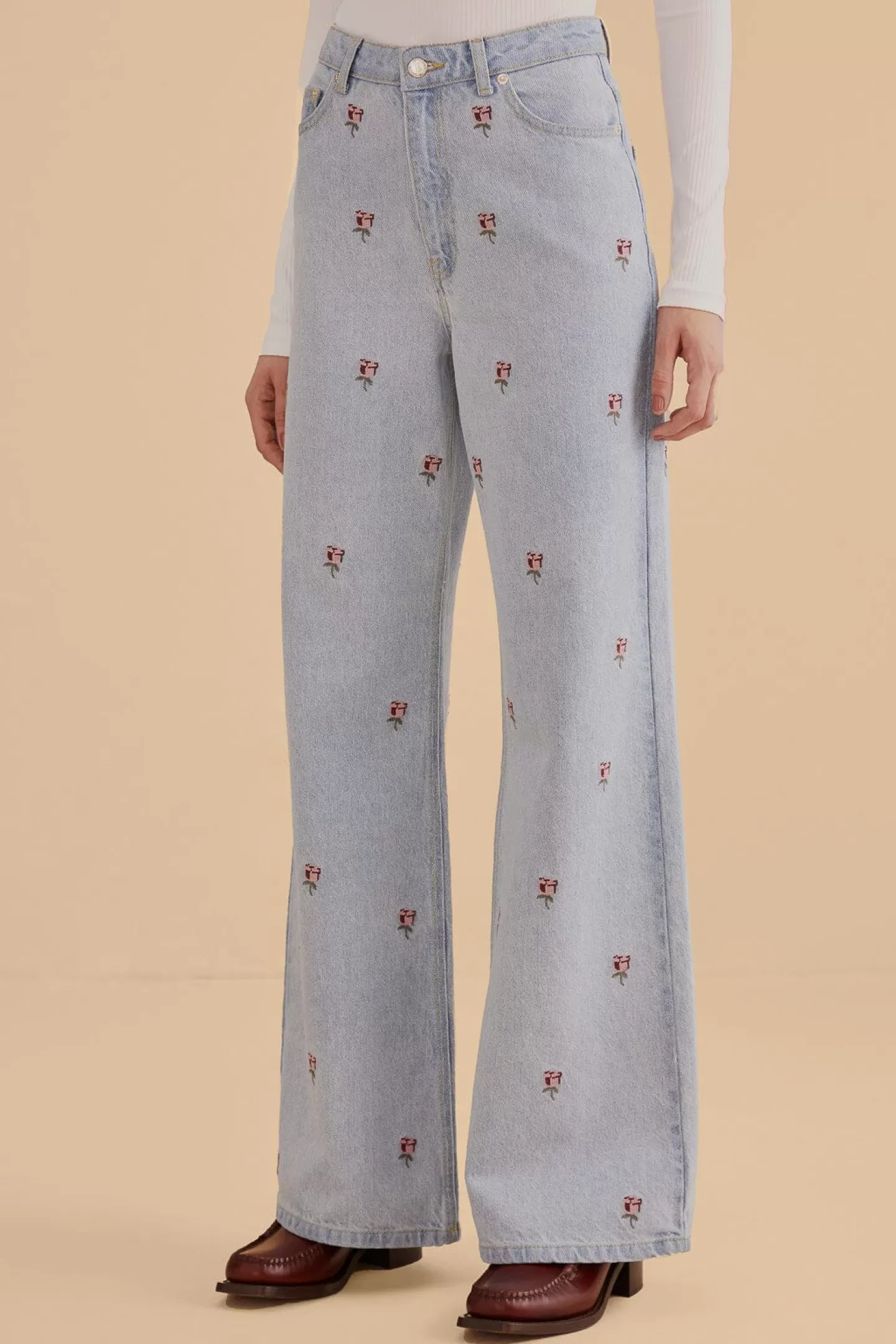 FARM Rio  ROSE EMBROIDERED DENIM PANTS