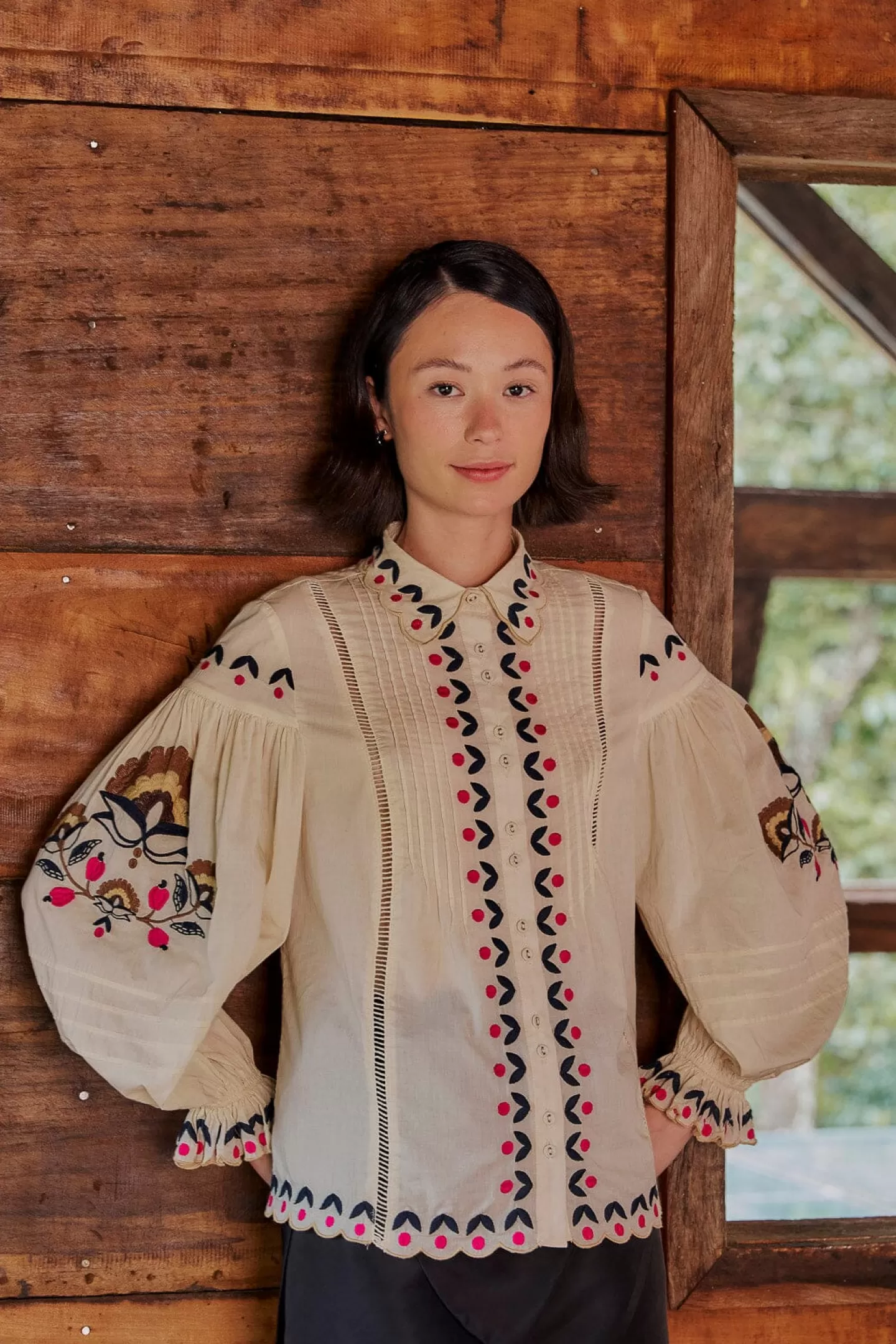 FARM Rio  SAND PALMS PARADISE EMBROIDERED BLOUSE
