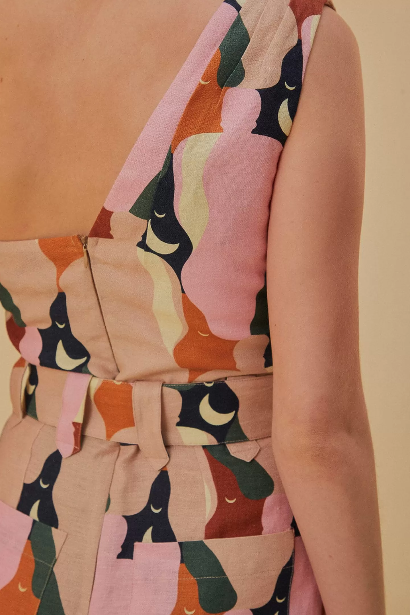 FARM Rio  THE KISS MULTICOLOR ONE SHOULDER ROMPER