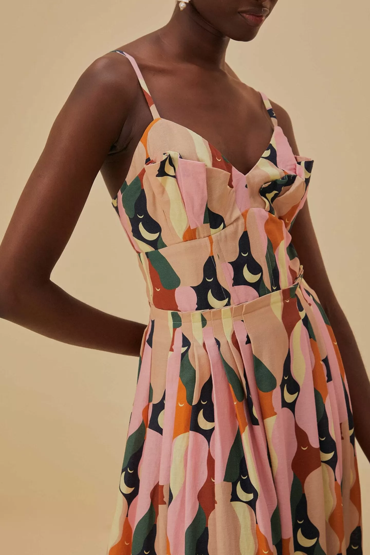 FARM Rio  THE KISS MULTICOLOR SLEEVELESS MIDI DRESS