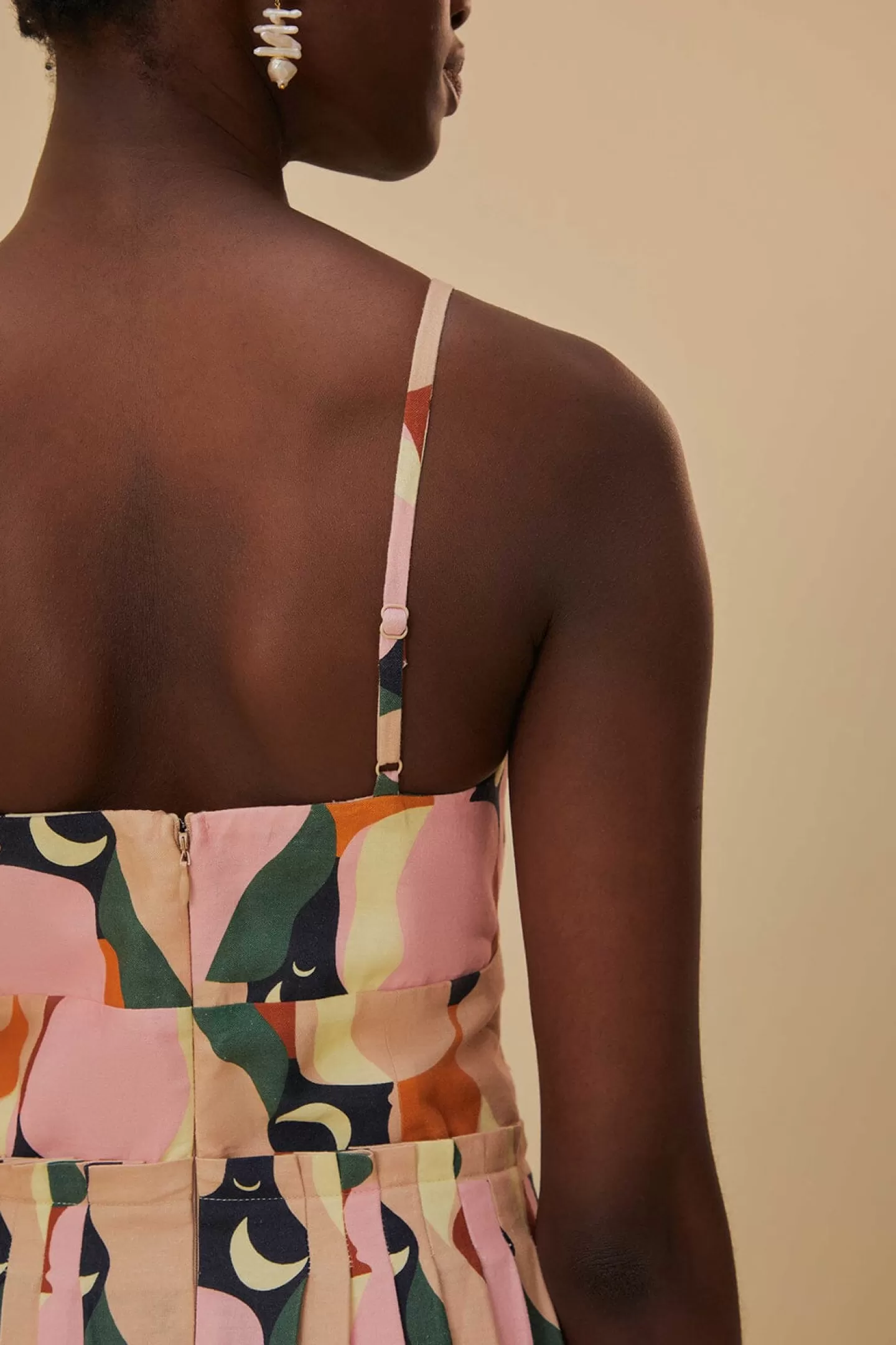 FARM Rio  THE KISS MULTICOLOR SLEEVELESS MIDI DRESS